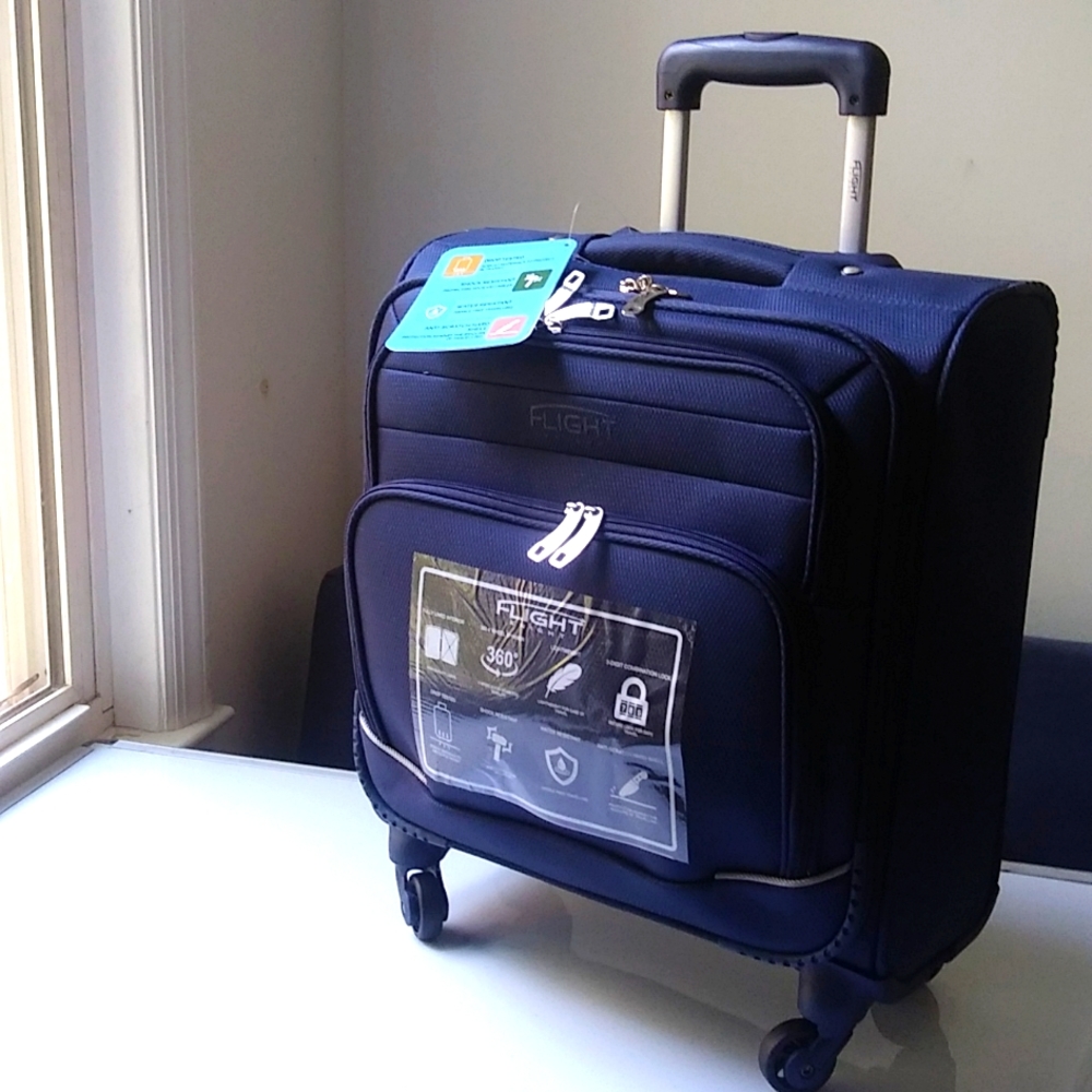 Lightweight 4 Wheel 300D Soft Case Suitcases Maximum Size For Vuel